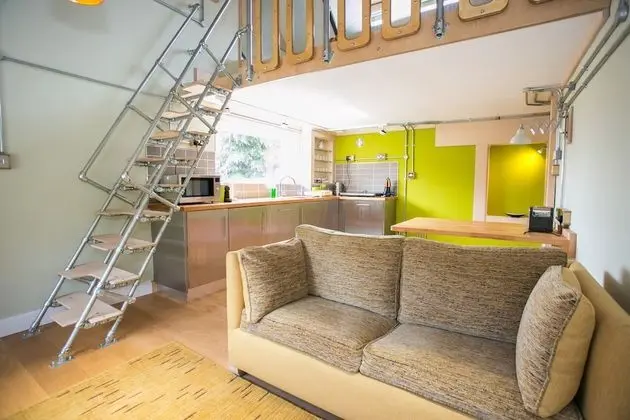 Deluxe Stüdyo (Amazon - Bed on Mezzanine)