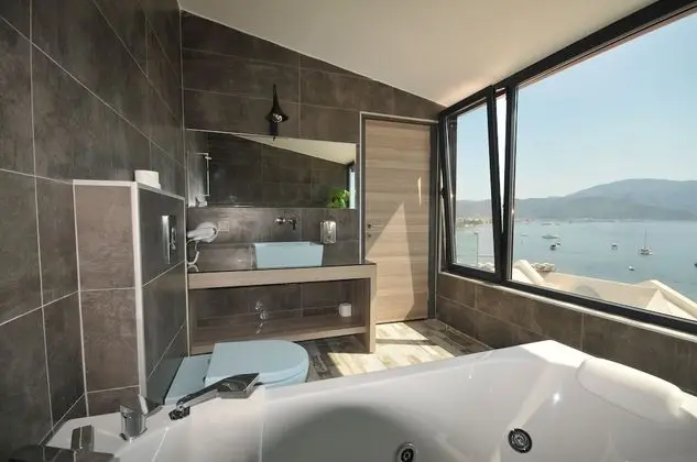 Deluxe Stüdyo, Deniz Manzaralı