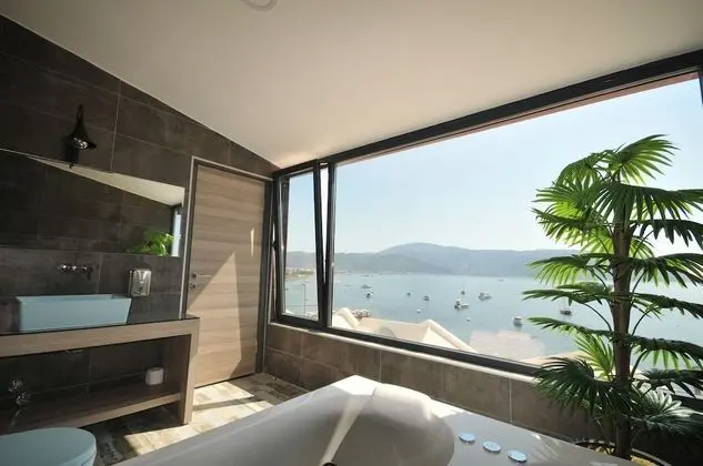 Deluxe Stüdyo, Deniz Manzaralı