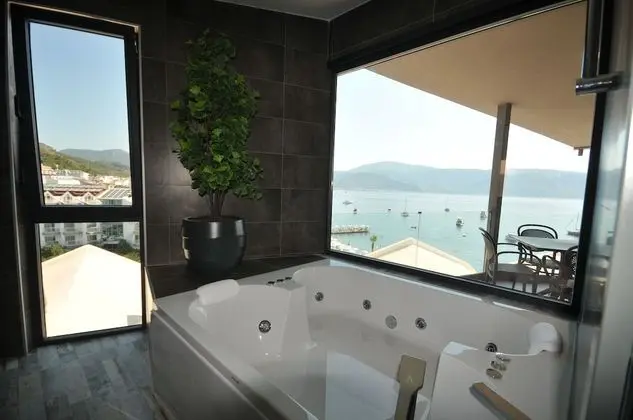 Deluxe Stüdyo, Deniz Manzaralı