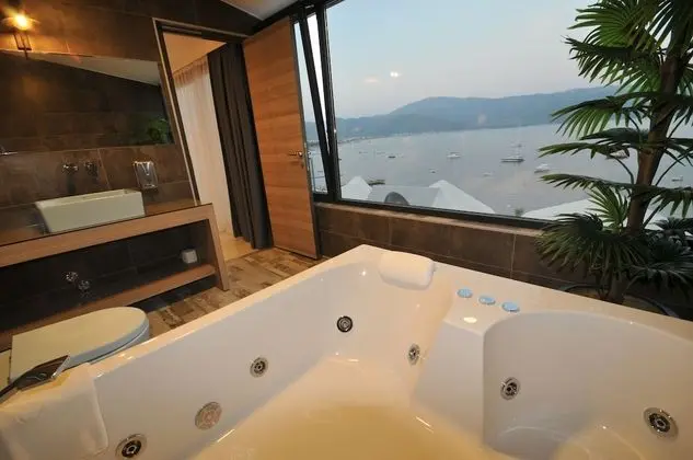 Deluxe Stüdyo, Deniz Manzaralı