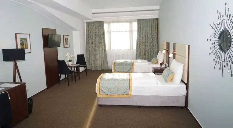 Comfort Tek Büyük Yataklı Oda