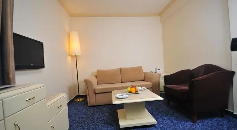 Suit Oda Tek Kişilik
