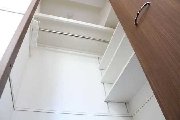 Tek Büyük Yataklı Oda (Semi)
