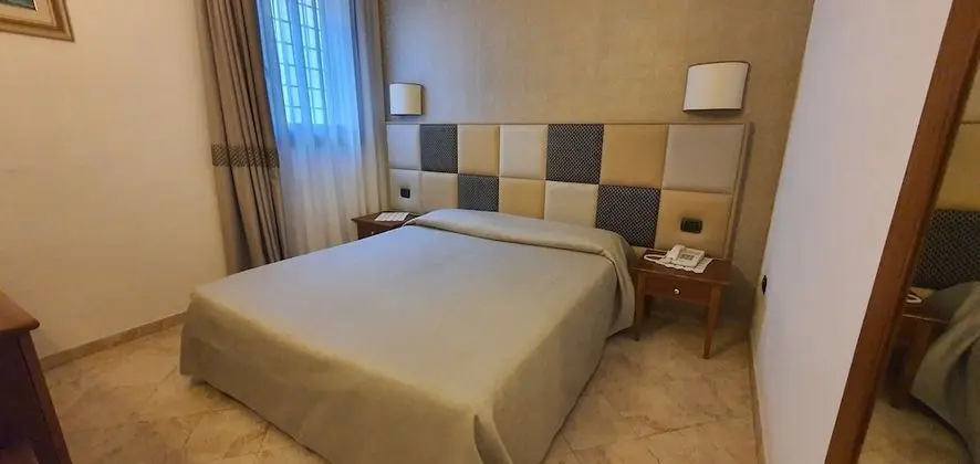 Comfort Tek Büyük Yataklı Oda