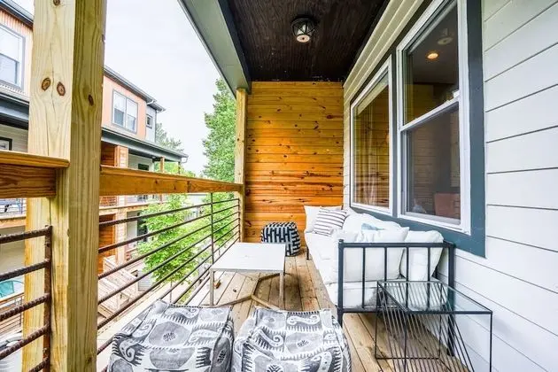 Ev, Birden Çok Yatak, Balkon