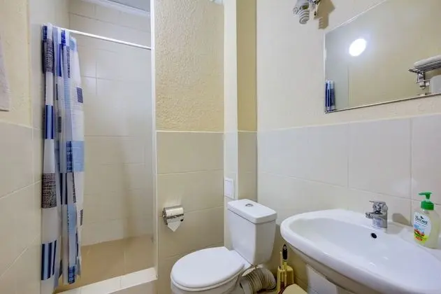 Ortak Ranzalı Oda, 2 Tek Kişilik Yatak