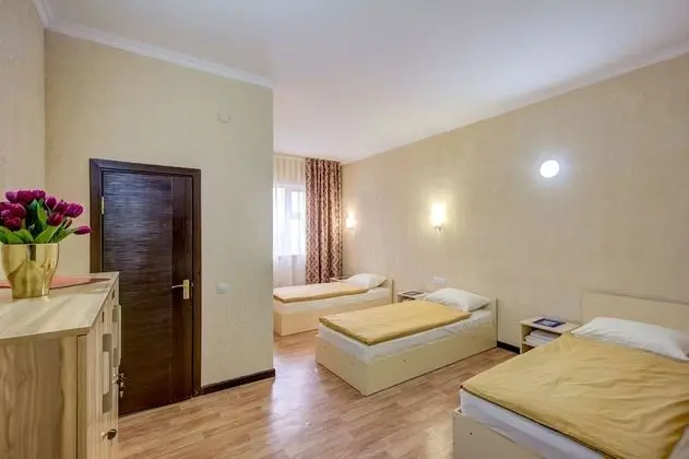 Ortak Ranzalı Oda, 3 Tek Kişilik Yatak