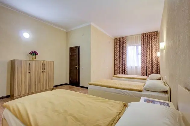 Ortak Ranzalı Oda, 3 Tek Kişilik Yatak