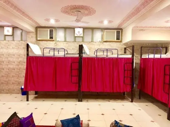 Deluxe Ortak Ranzalı Oda, Karma Ranzalı Oda