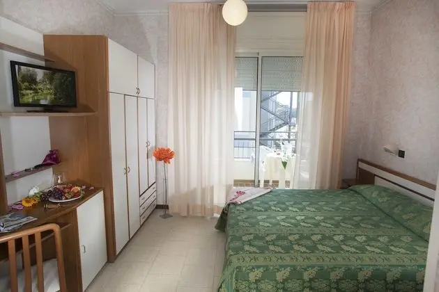 Dört Kişilik Oda, Deniz Manzaralı