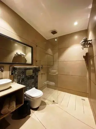 Deluxe Tek Büyük Yataklı Oda, 1 Çift Kişilik Yatak, Sigara İçilmez