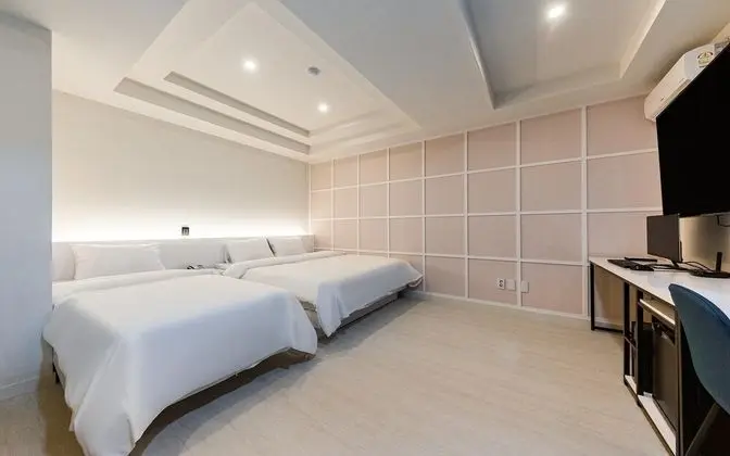 Oda (Twin (with styler Netflix available))