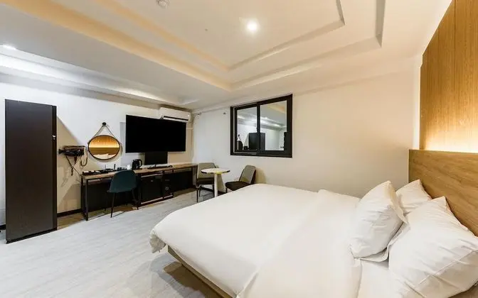 Oda (VIP (with styler Netflix available ma)