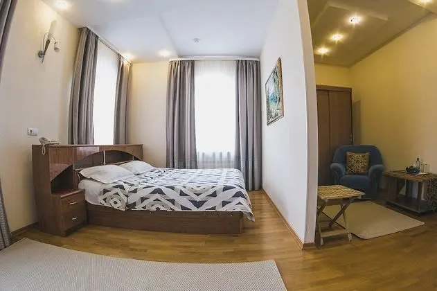 Deluxe Tek Büyük Yataklı Oda