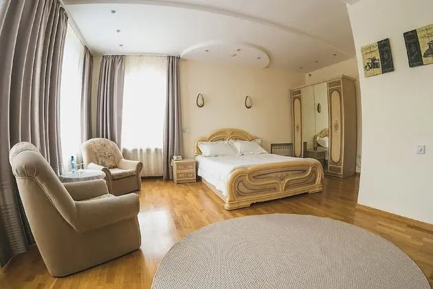 Luxury Tek Büyük Yataklı Oda