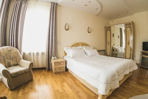 Luxury Tek Büyük Yataklı Oda