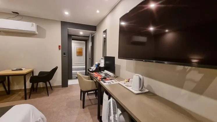 Deluxe Tek Büyük Yataklı Oda