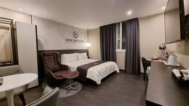 Premium Tek Büyük Yataklı Oda