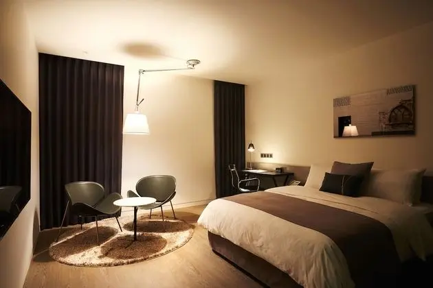 Deluxe Tek Büyük Yataklı Oda