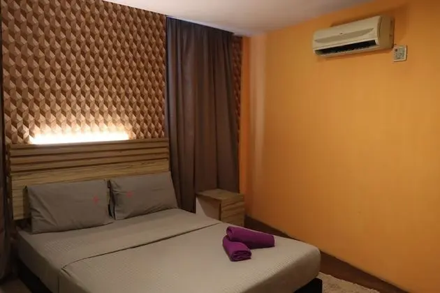 Basic Tek Büyük Yataklı Oda