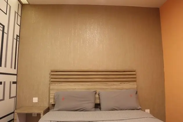 Basic Tek Büyük Yataklı Oda