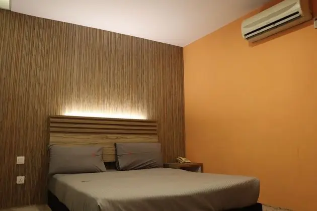 Basic Tek Büyük Yataklı Oda