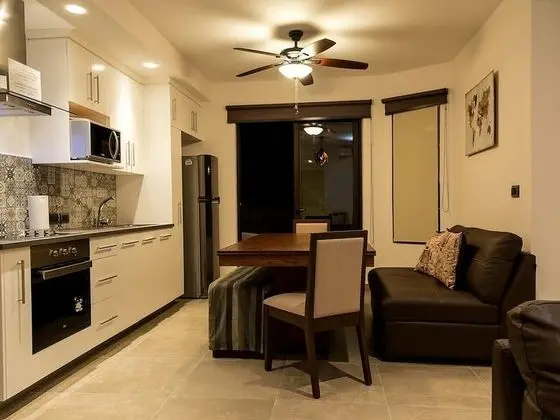 Daire, 2 Yatak Odası, Balkon
