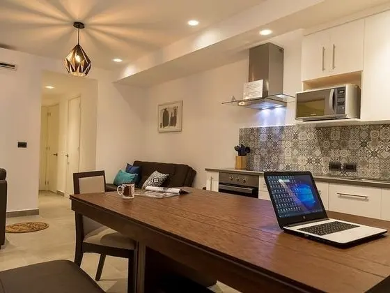 Daire, 2 Yatak Odası, Balkon