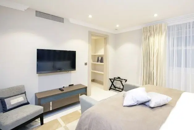 One Bedroom Apartment (Lower Ground Floor)