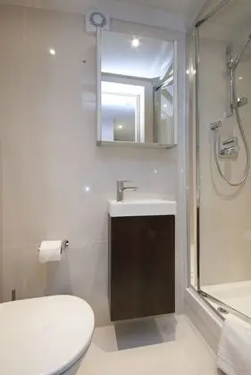 Tek Büyük Yataklı Oda, 1 Büyük (Queen) Boy Yatak