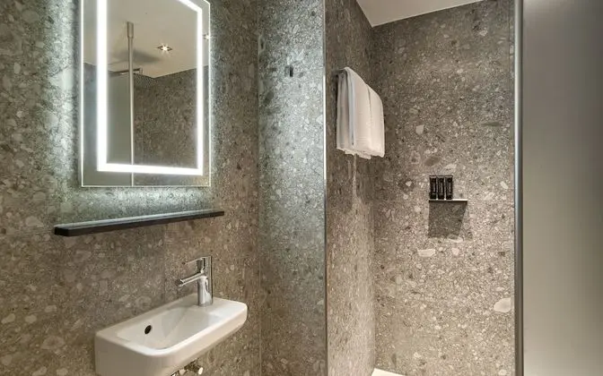 Deluxe Tek Büyük Yataklı Oda, Balkon