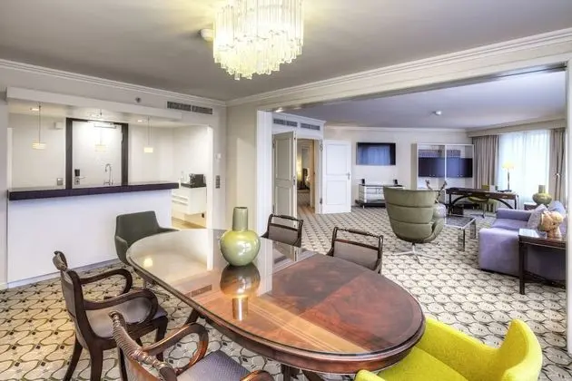 Sky Line Suite