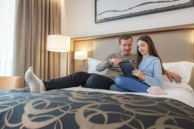 Deluxe Tek Büyük Yataklı Oda