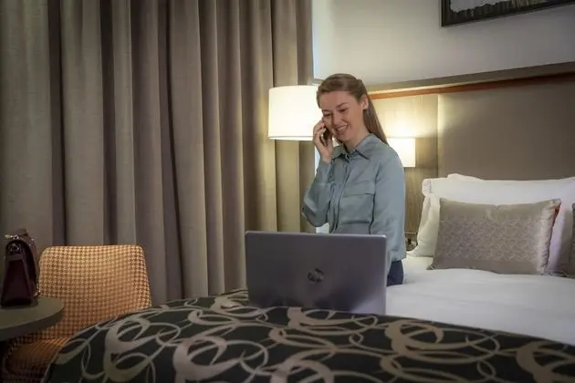 Deluxe Tek Büyük Yataklı Oda