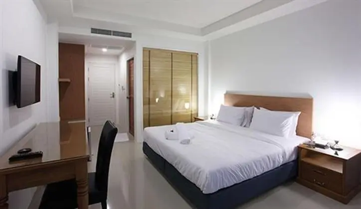 2 Bedroom suite with Pool view
