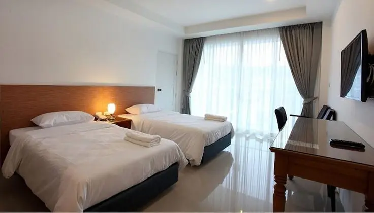 2 Bedroom suite with Pool view
