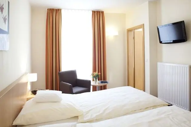 Comfort Tek Büyük Yataklı Oda