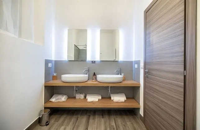 Süit, 1 Büyük (Queen) Boy Yatak, Küvet