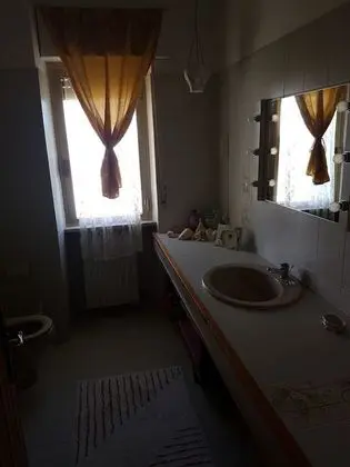 Tek Büyük veya İki Ayrı Yataklı Oda, Ortak Banyo