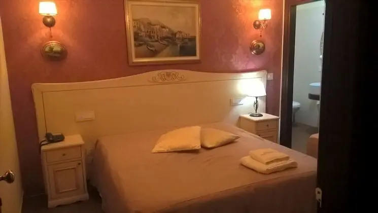 Üç Kişilik Oda
