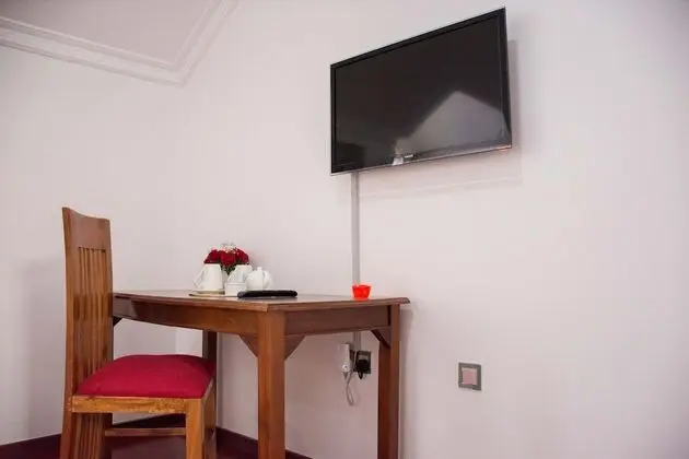 Deluxe Tek Büyük Yataklı Oda, Avlu Manzaralı