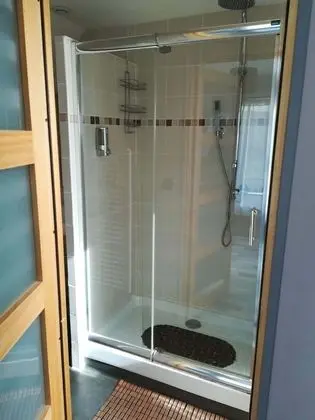 Standard Tek Büyük Yataklı Oda, Banyolu/Duşlu (La chambre)