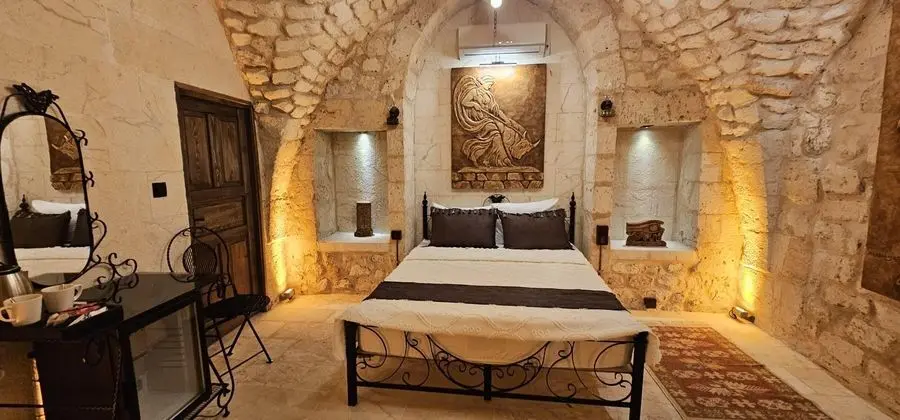 Cleopatra,Avlu Manzaralı