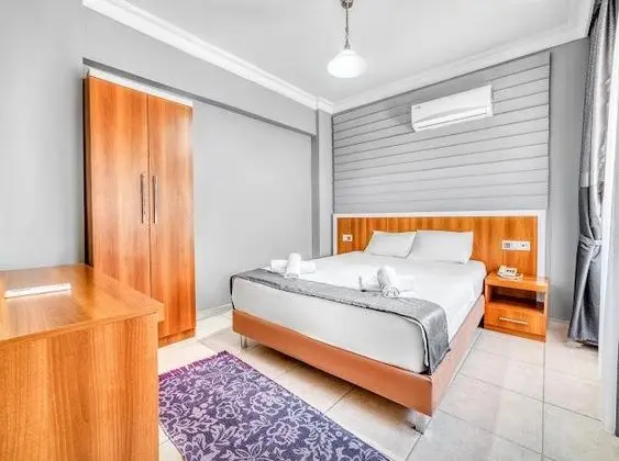 Apart Oda, Kara veya Havuz Manzaralı, Balkonlu