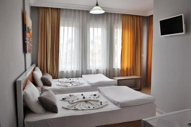 Standart Oda, Kara veya Havuz Manzaralı, Balkonlu