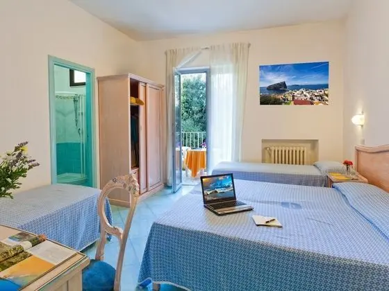 Standard Dört Kişilik Oda, Balkon