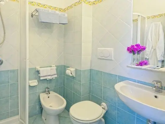 Standard Dört Kişilik Oda, Balkon