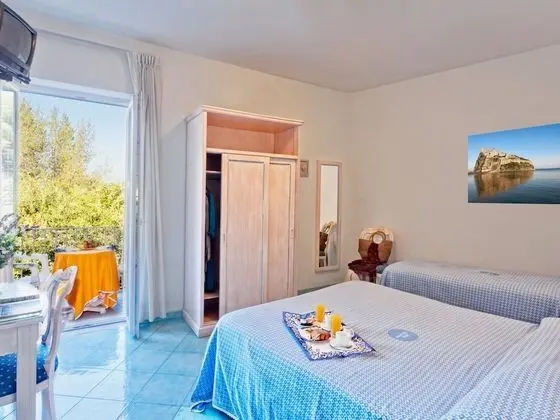 Standard Üç Kişilik Oda, Balkon