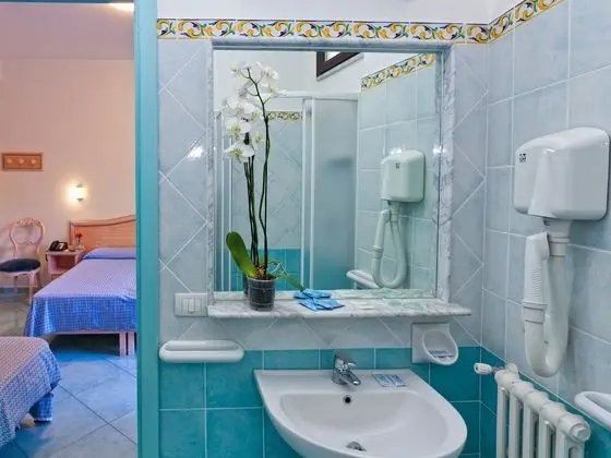 Standard Üç Kişilik Oda, Balkon
